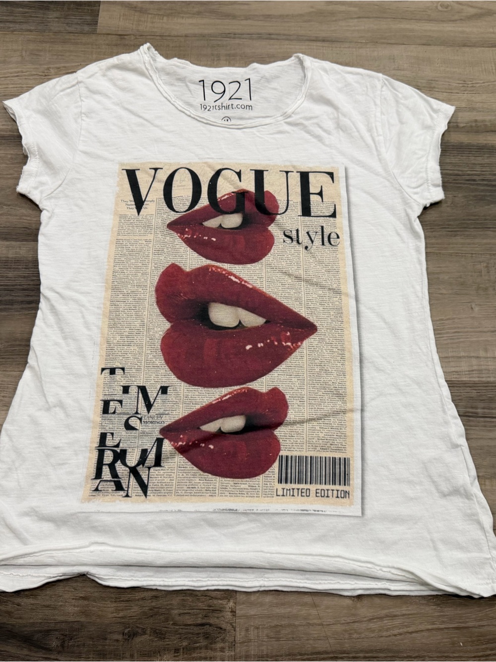 1921 Vogue Lips Editorial Graphic T-Shirt